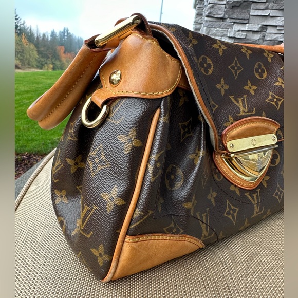 Louis Vuitton Beverly Handbag - Picture 5 of 16